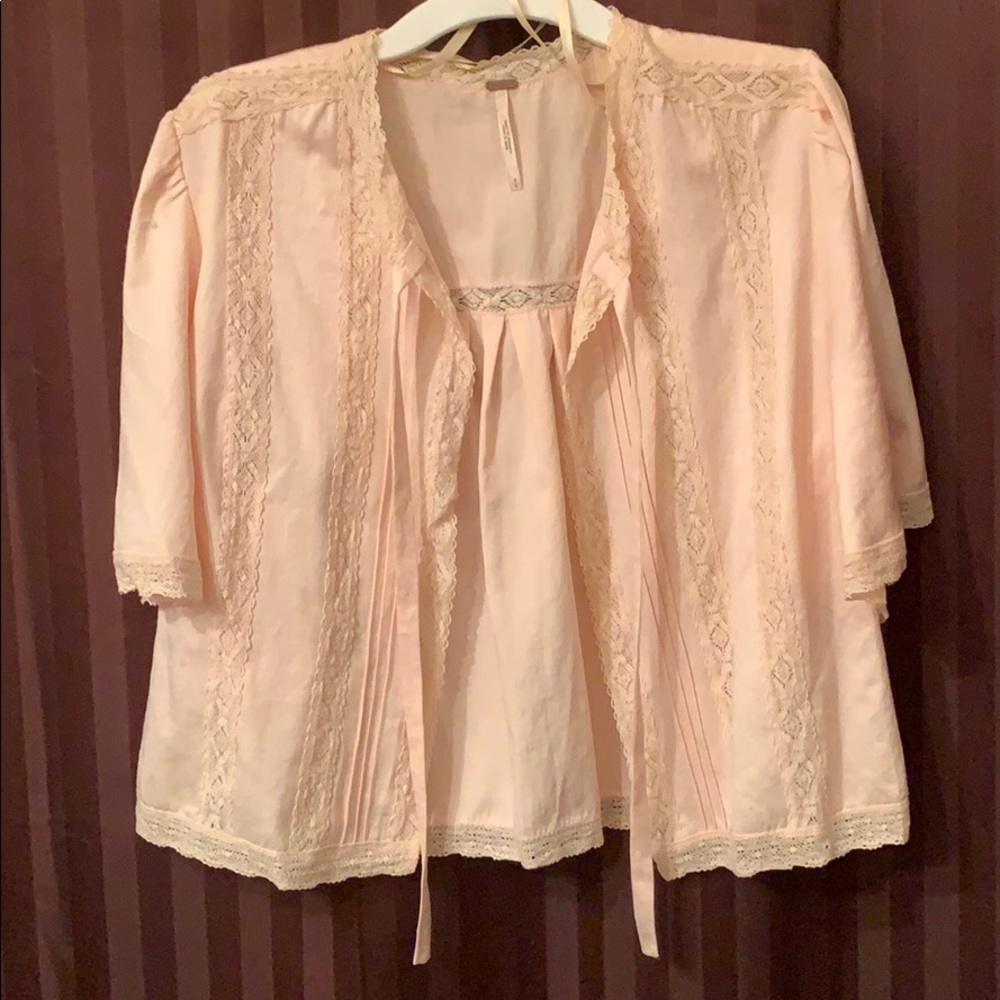 Free People light blush short caplet. Worn twice.